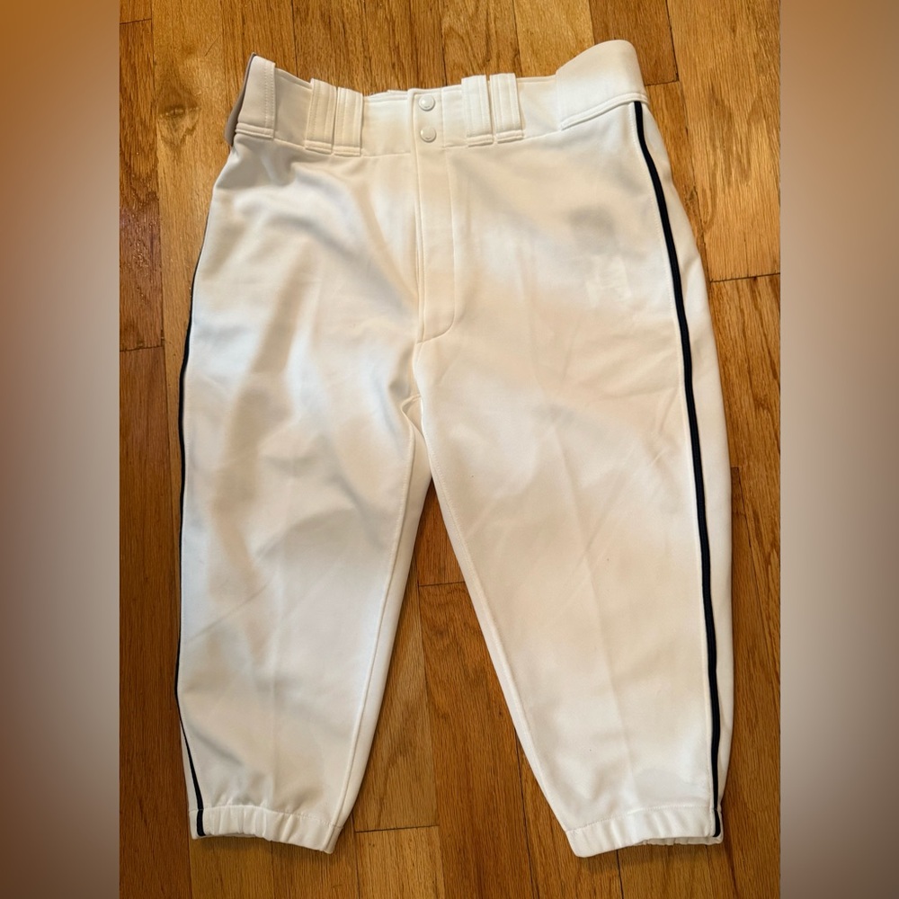 Mizuno Men's White Knicker Baseball Pants with Navy Stripe